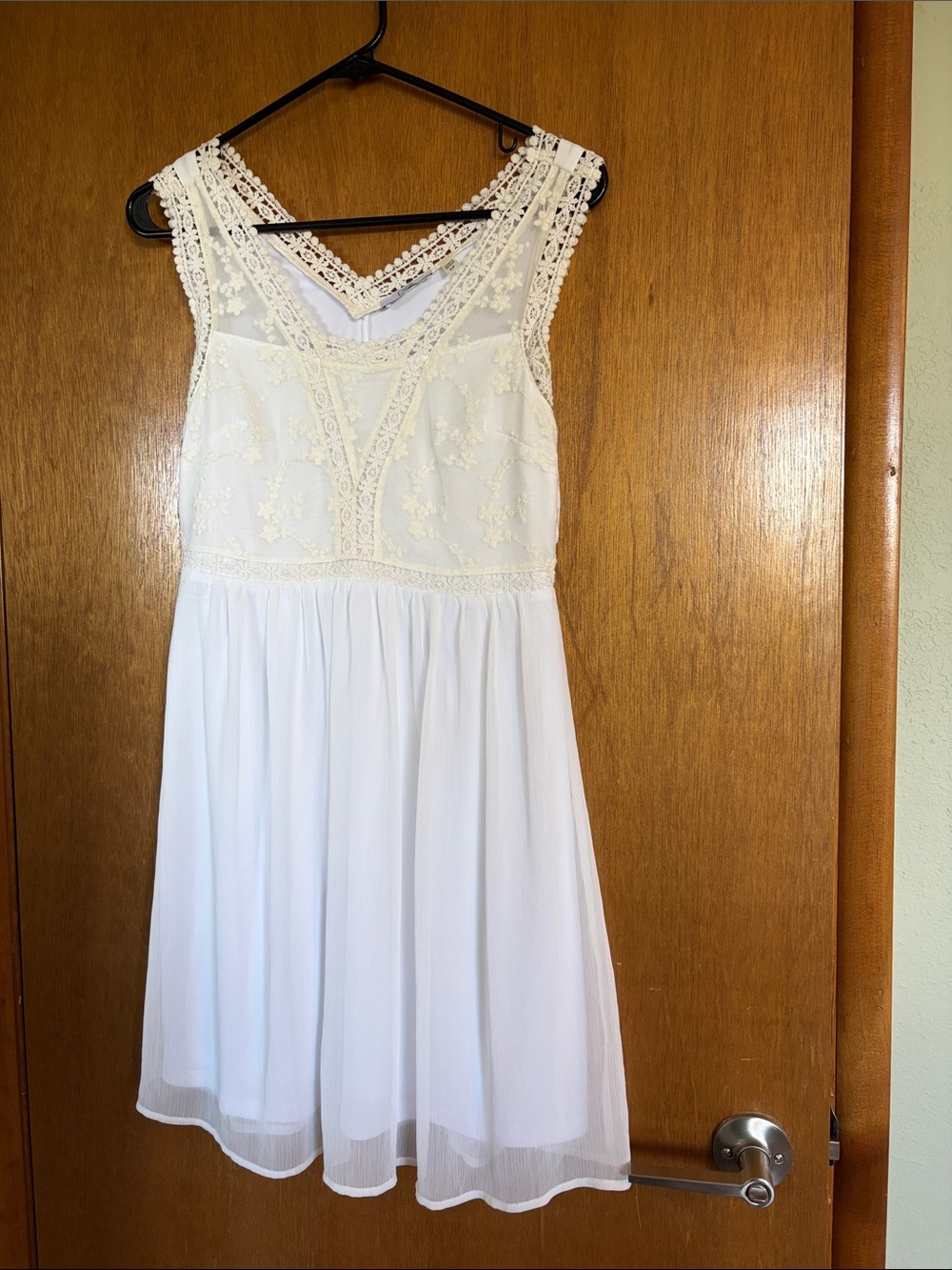 Dex White Lace Bodice Sleeveless Dress